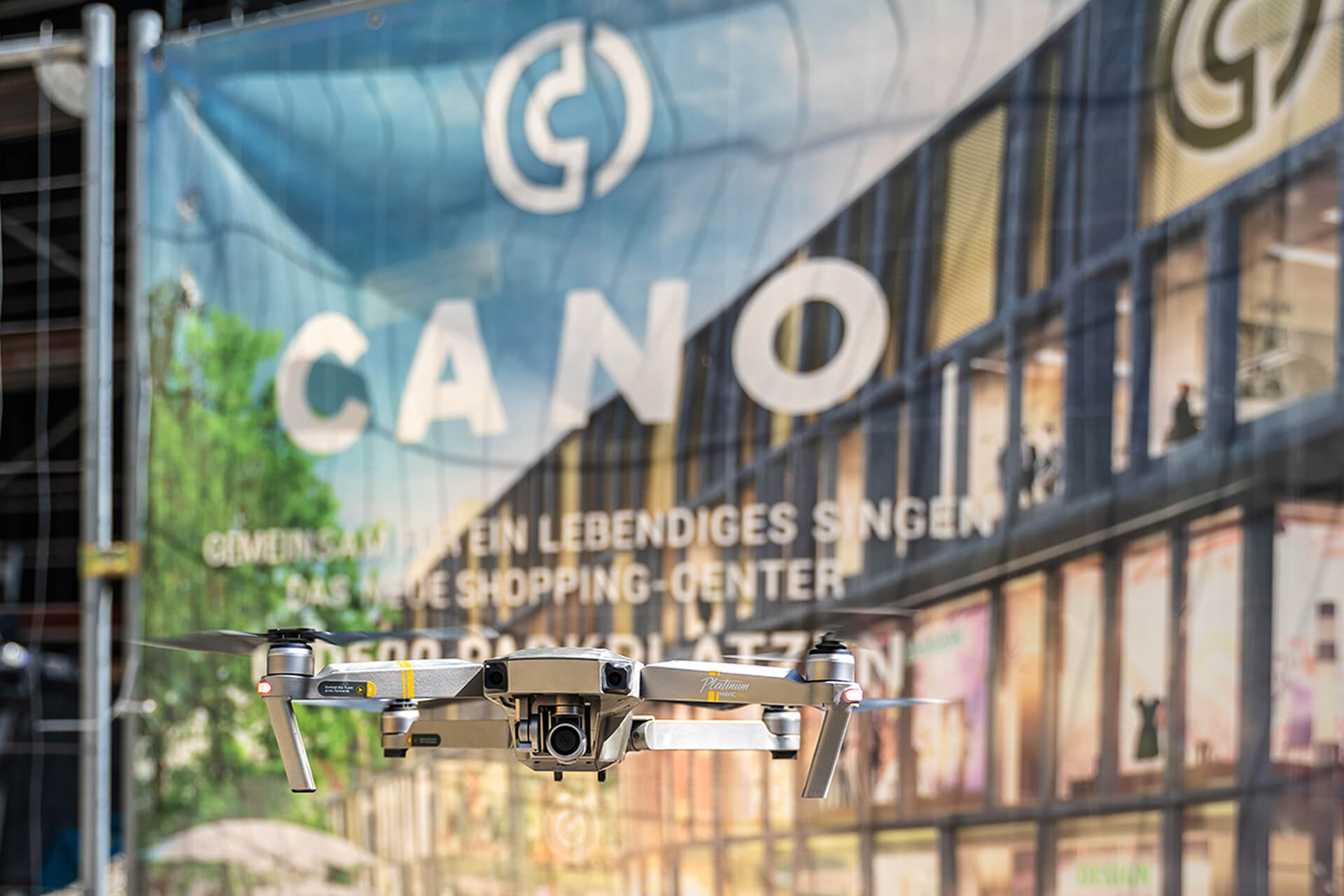 Cano Singen Drohne Fliegende Drohne vor Cano Singen